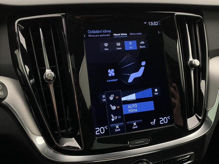 Volvo V60 B6 AWD R-DESIGN AUT REZERVACE