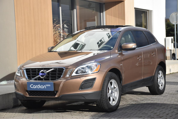 Volvo XC60 3.2 AWD MOMENTUM REZERVACE 3.2 Momentum