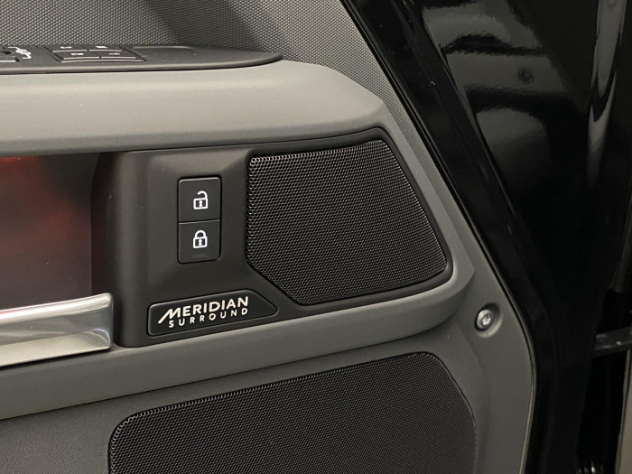 Land Rover Defender 110 D300 X-D HSE REZERVACE 3.0 d d