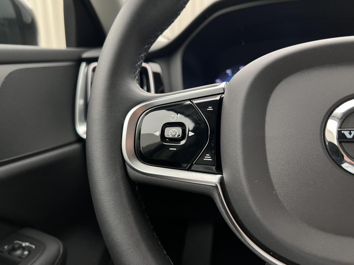Volvo V60 B4 PLUS DARK AUT 1.maj.