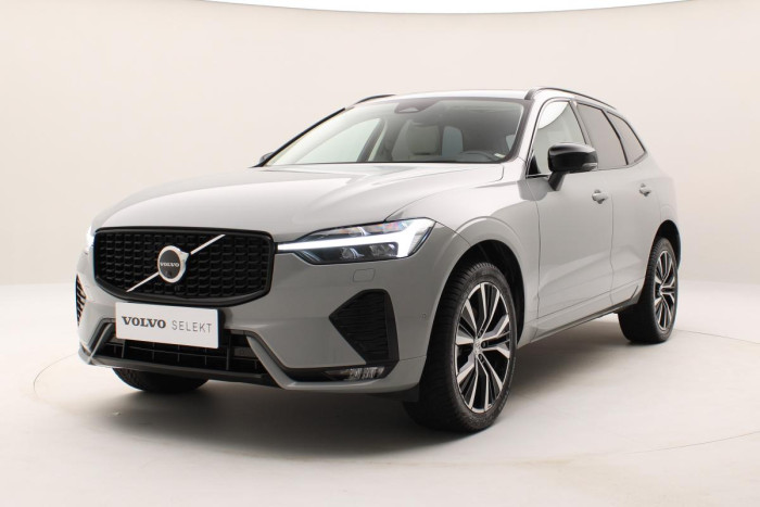 Volvo XC60 B4 AWD ULTIMATE DARK REZERVACE