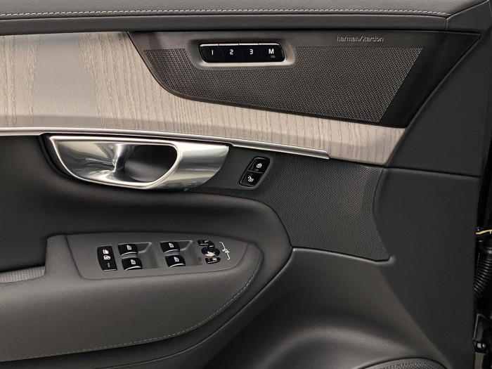 Volvo XC90 T8 AWD RECHARGE DARK PLUS 7m