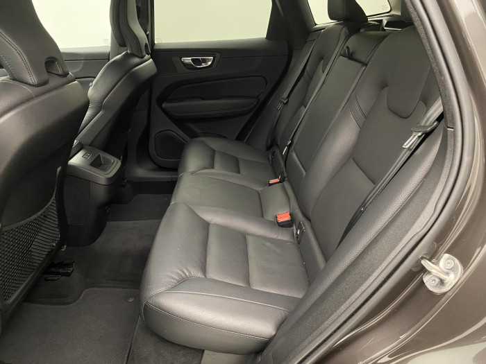 Volvo XC60 B5 AWD MOMENTUM AUT 2.0 Momentum