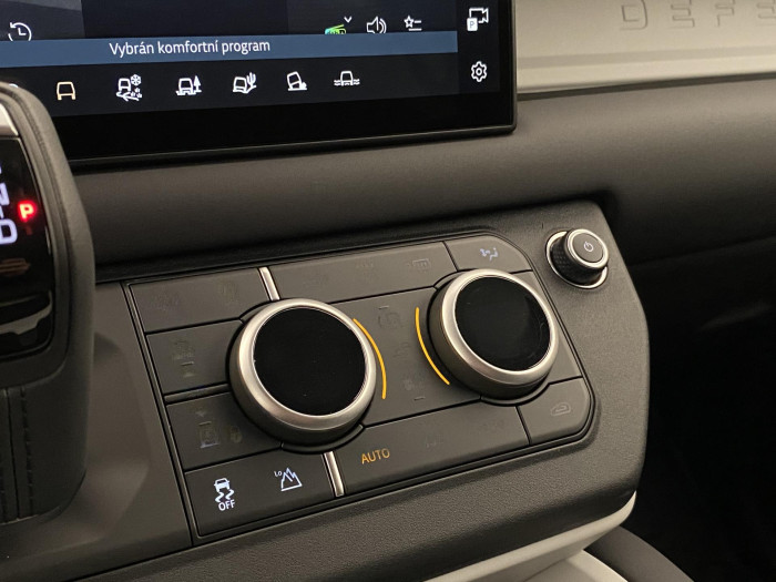 Land Rover Defender 110 D200 S AWD REZERVACE 3.0 d