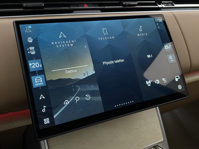 Land Rover Range Rover SV P615 SWB