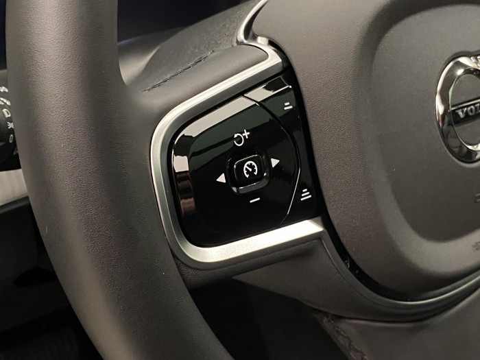 Volvo XC90 B5 AWD ULTRA BRIGHT 1.maj 7m