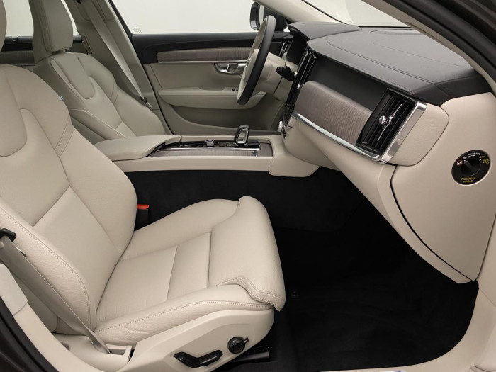 Volvo V90 CC B4 AWD PLUS AUT REZERVACE