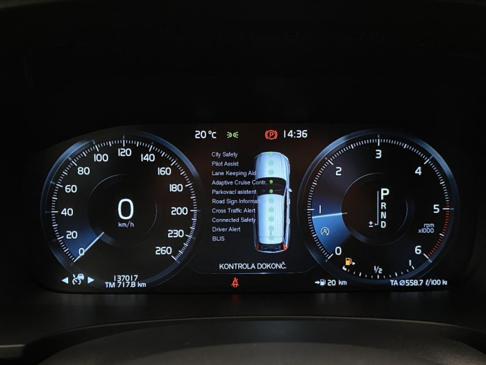 Volvo V90 CC D5 AWD PRO AUT REZERVACE 2.0 d CC CC