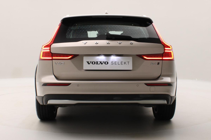 Volvo V60 CC B4 AWD MOMENTUM REZERVACE 2.0 CC CC Momentum