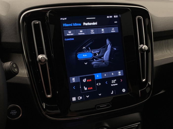 Volvo XC40 B4 AWD DARK ULTRA AUT CZ