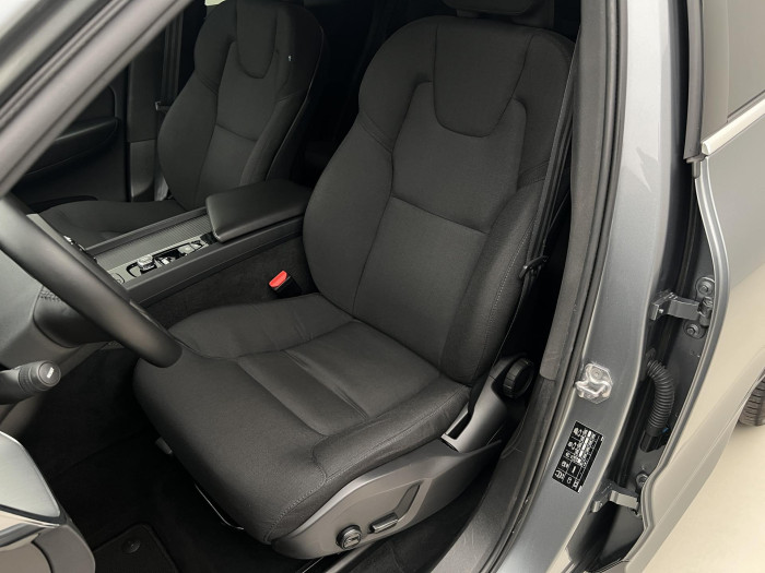 Volvo XC60 B4 MOMENTUM 2.0 Momentum