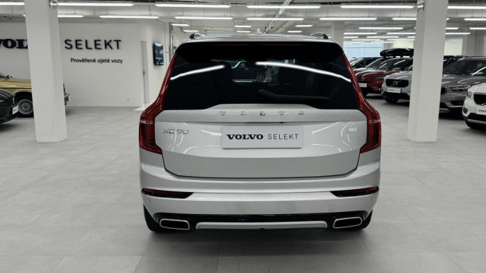 Volvo XC90 T8 AWD R-DESIGN REZERVACE