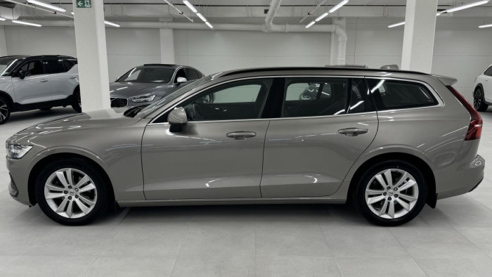 Volvo V60 B4 MOMENTUM AUT REZERVACE 2.0 Momentum