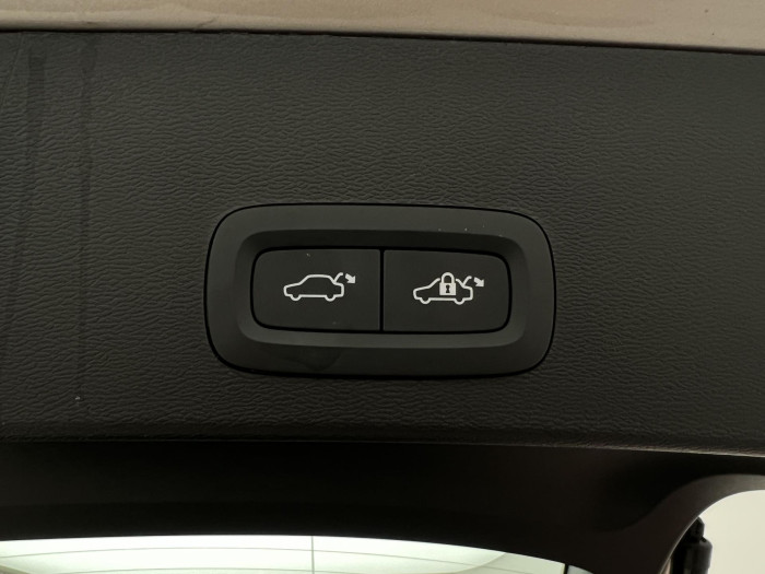 Volvo XC40 B4 AWD CORE AUT