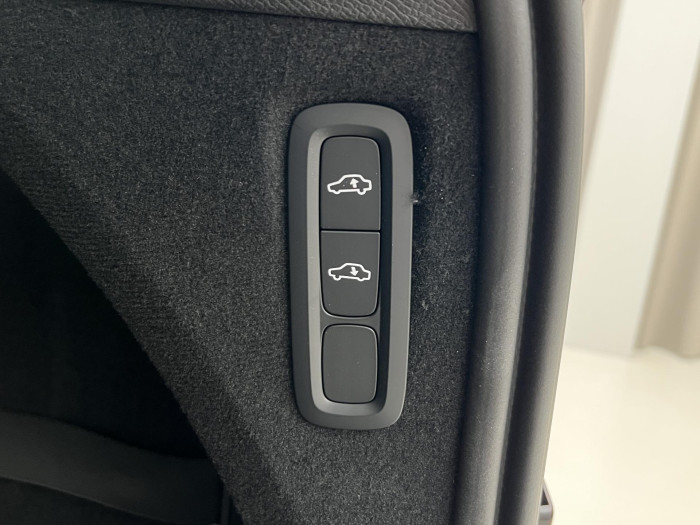 Volvo XC90 T8 AWD RECHARGE DARK ULTRA AUT