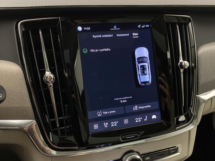 Volvo V90 T8 AWD Plug-in DARK ULTRA