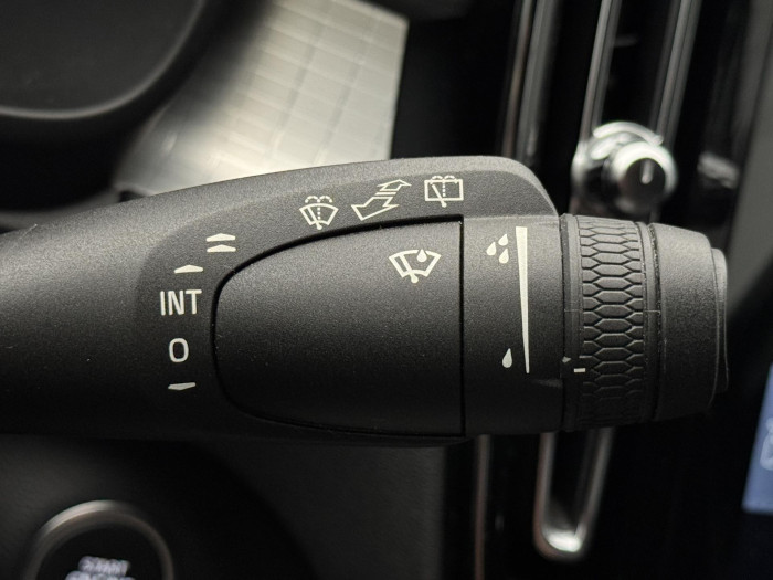 Volvo XC40 T3 MOMENTUM CZ 1. maj. 1.5 Momentum