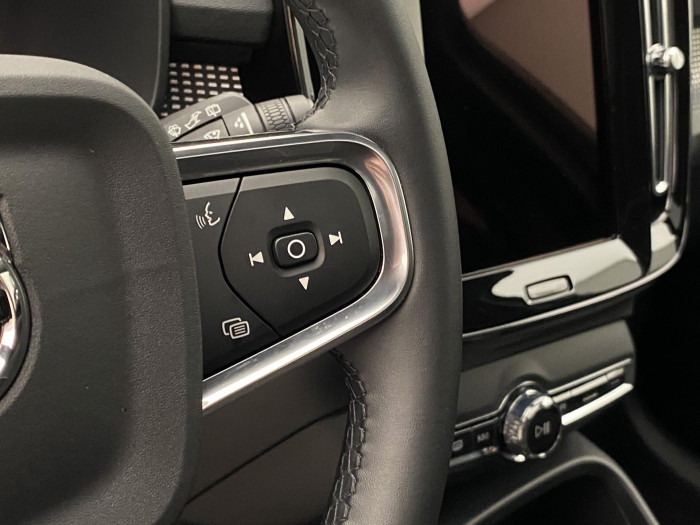 Volvo XC40 B3 DARK ULTRA AUT CZ