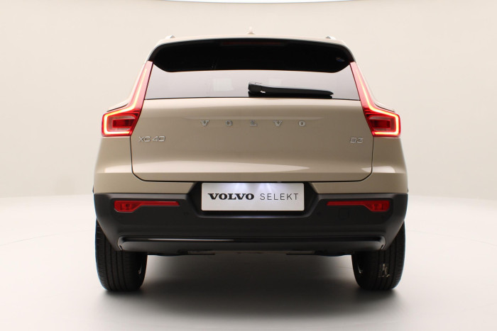 Volvo XC40 B3 PLUS DARK AUT CZ 1.maj
