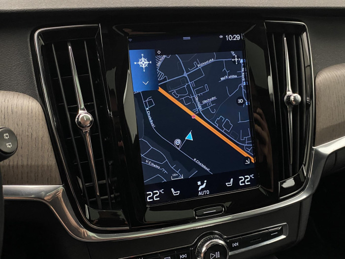 Volvo V90 CC B4 AWD MOMENTUM  REZERVACE 2.0 CC CC Momentum