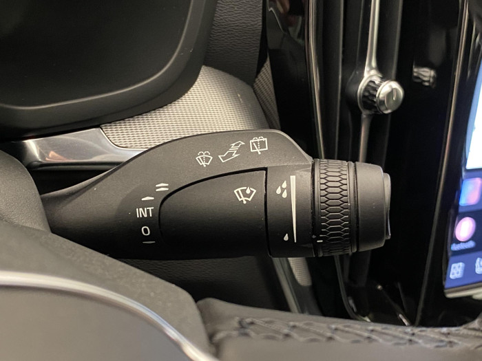 Volvo V60 B4 DARK PLUS AUT CZ