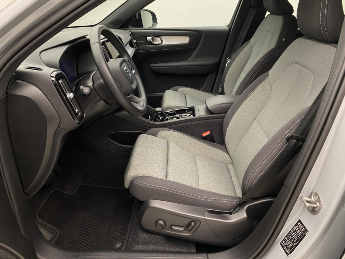 Volvo XC40 B3 DARK PLUS AUT CZ