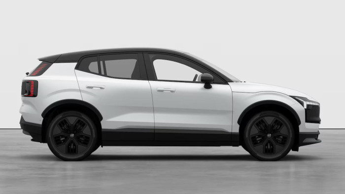 Volvo EX30 CC PURE ELECTRIC TWIN MOTOR CC CC