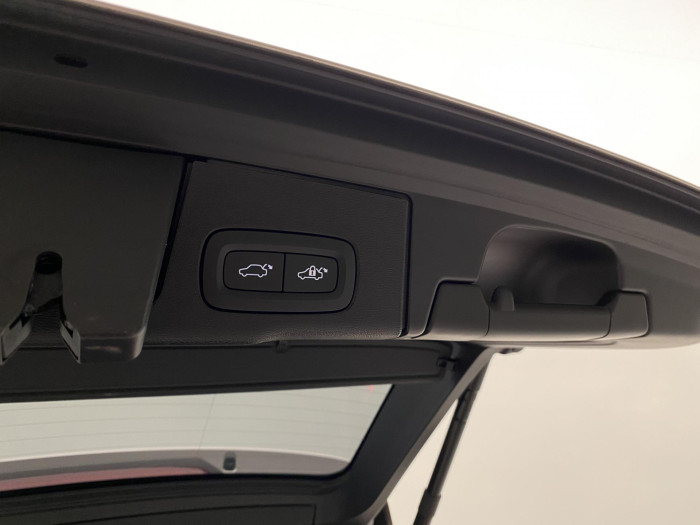 Volvo XC60 T6 AWD PLUS RECHARGE AUT 1.maj