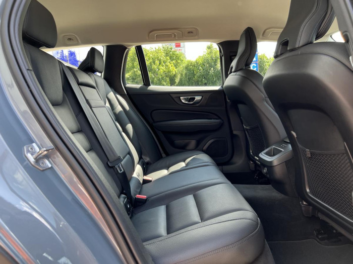Volvo V60 CROSS COUNTRY B4 AWD Aut 1.maj
