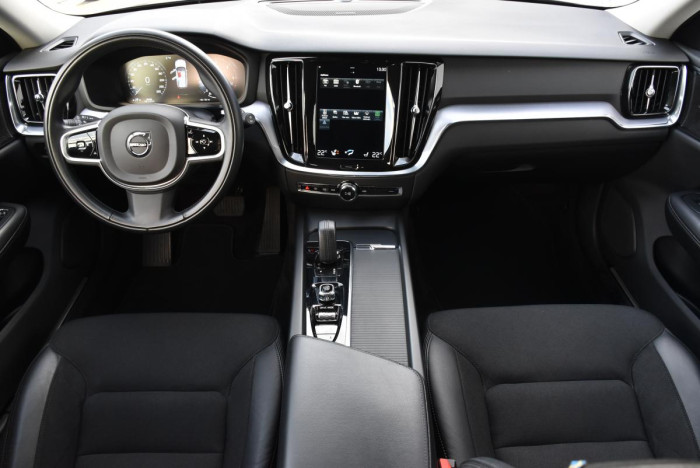 Volvo V60 B4 MOMENTUM REZERVACE 2.0 Momentum
