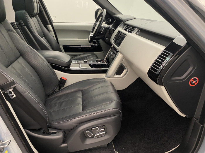 Land Rover Range Rover HYBRID AUTOBIOGRAPHY REZERVACE