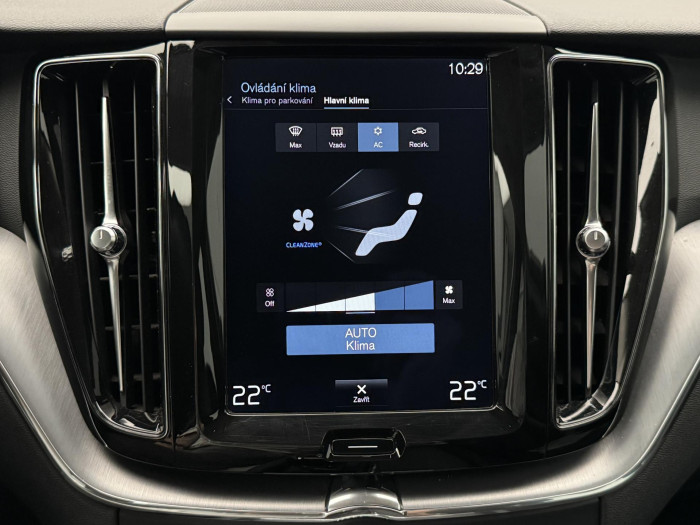 Volvo XC60 T5 MOMENTUM CZ 1.maj 2.0 Momentum