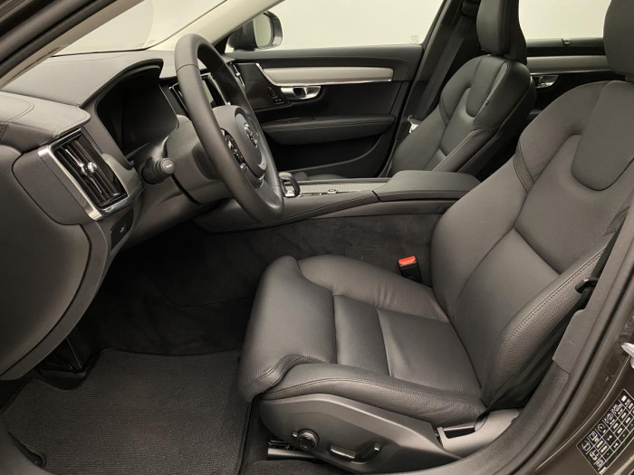 Volvo V90 CC B4 AWD PLUS AUT REZERVACE