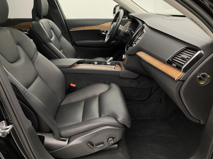 Volvo XC90 T8 AWD INSCRIPTION REZERVACE