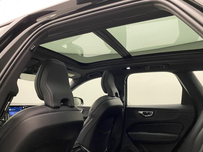 Volvo XC60 B5 AWD R-DESIGN AUT