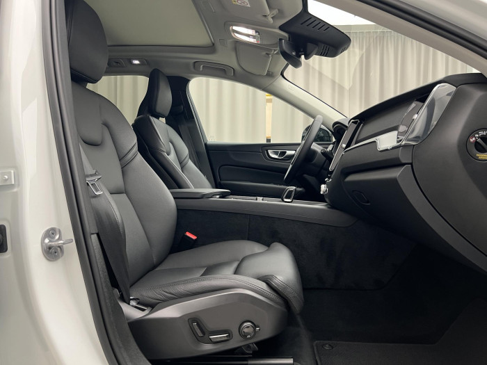 Volvo XC60 T6 AWD RECHARGE PLUS DARK AUT