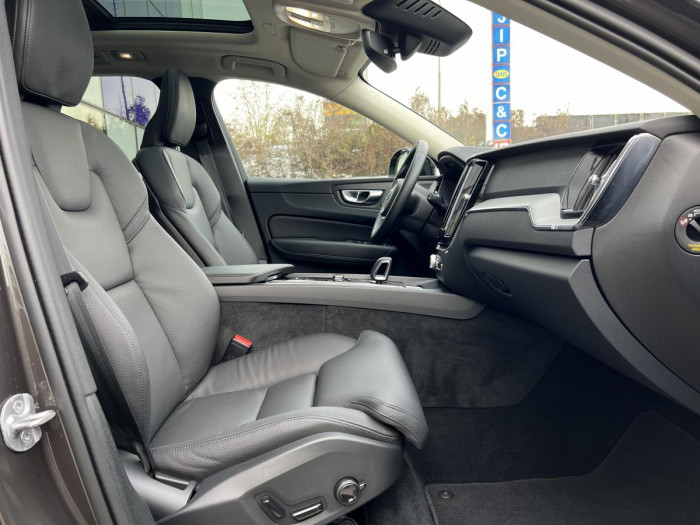 Volvo XC60 B4 AWD DARKPLUS Aut 1.maj.