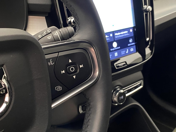 Volvo XC40 B3 DARK PLUS AUT CZ