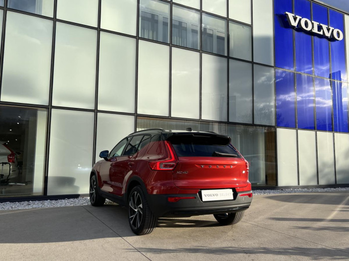 Volvo XC40 T5 R-DESIGN RECHARGE REZERVACE
