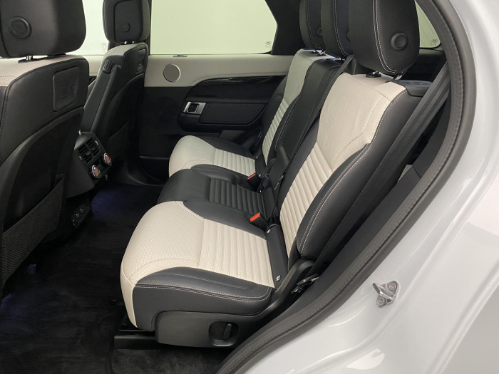 Land Rover Discovery D250 SE AWD AUT REZERVACE 3.0 d SE