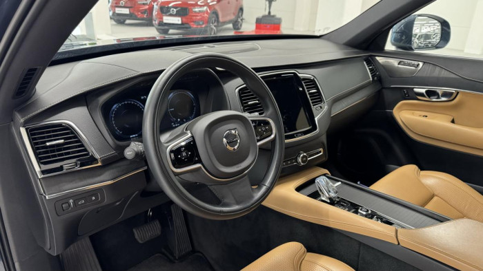 Volvo XC90 T8 AWD INSCRIPTION REZERVACE