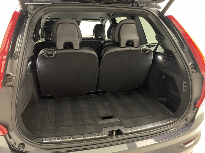 Volvo XC90 D5 AWD R-DESIGN REZERVACE 2.0 d