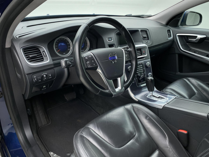 Volvo V60 D5 VOLVO OCEAN RACE AUT CZ 2.4 d