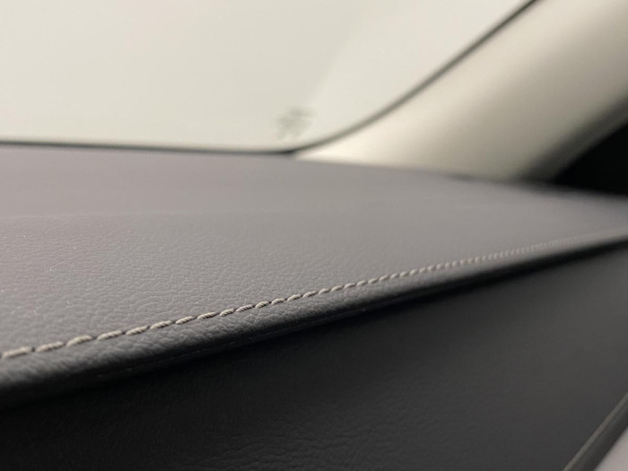 Volvo V60 B4 ULTIMATE DARK AUT REZERVACE
