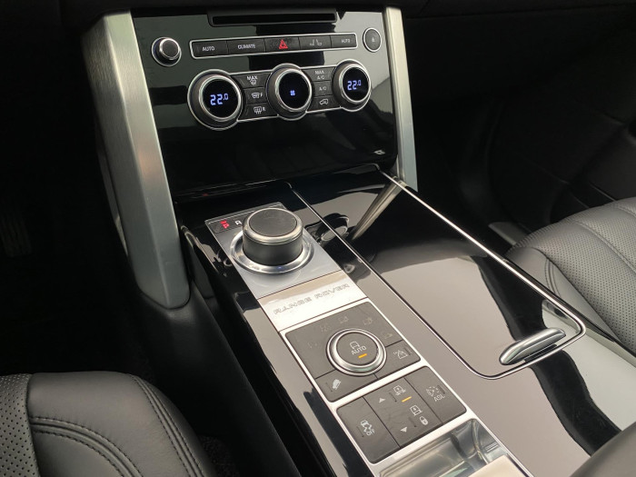 Land Rover Range Rover 4.4 SDV8 VOGUE AWD REZERVACE