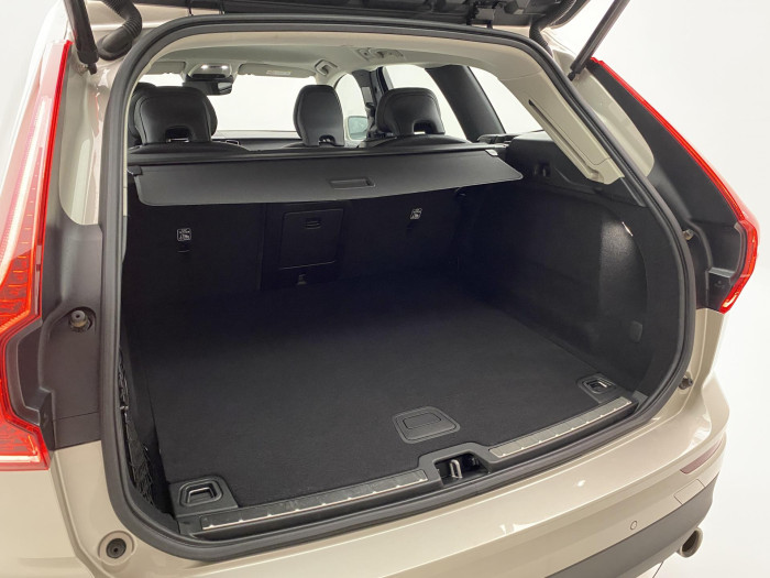 Volvo XC60 T5 AWD MOMENTUM AUT 2.0 Momentum