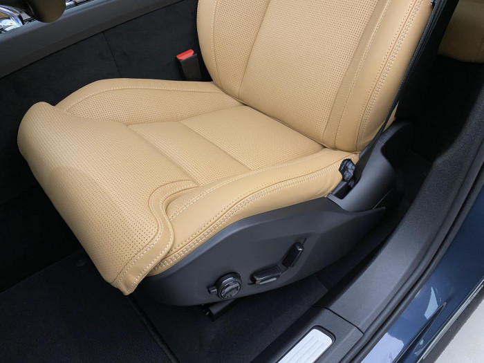 Volvo XC60 B5 AWD AUT DARK PLUS