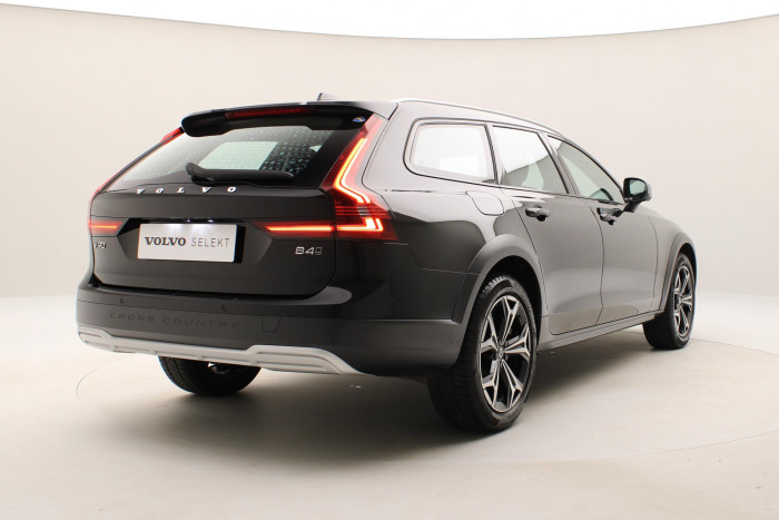 Volvo V90 CC B4 AWD PLUS AUT CZ 1.maj.