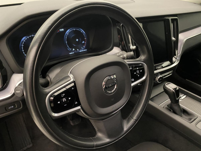 Volvo V60 D4 MOMENTUM 1.maj. REZERVACE 2.0 d Momentum