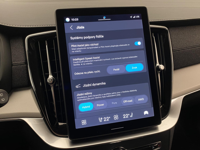 Volvo XC90 T8 AWD RECHARGE CORE AUT CZ 7m